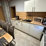 Christels 2 In Mit Ueberdachter Terrasse, Kueche Mit Tv & Geschirrspueler Apartament