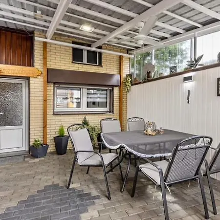 Апартаменты Christels 2 In Mit Ueberdachter Terrasse, Kueche Mit Tv & Geschirrspueler *