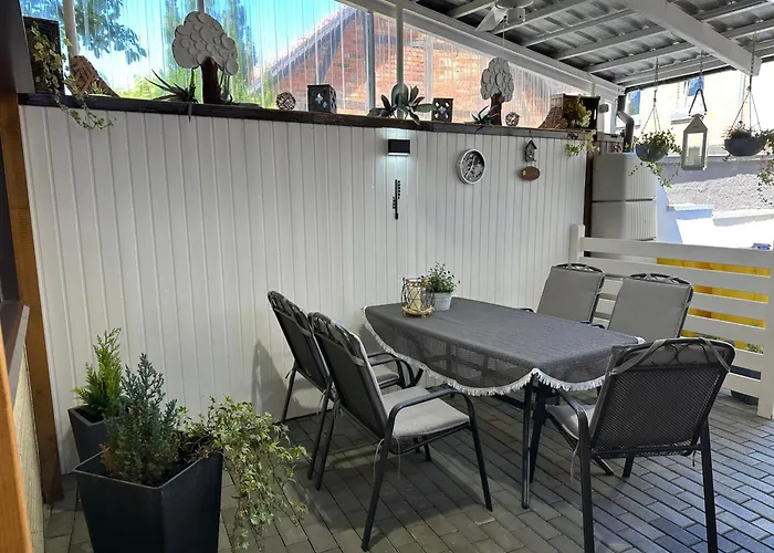 아파트 Christels 2 In Mit Ueberdachter Terrasse, Kueche Mit Tv & Geschirrspueler